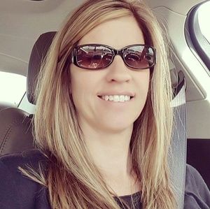 Meet your Posher, Carey